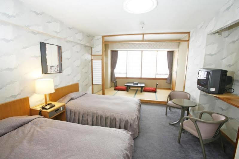 Hotel Ravie Kawaryo Ito  Buitenkant foto